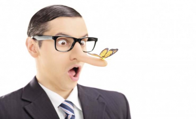 millonario mentiroso que invierte su dinero en forex trading