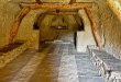 Este hombre vive en una cueva de 800 años, pero cuando la veas por dentro quedaras impactado