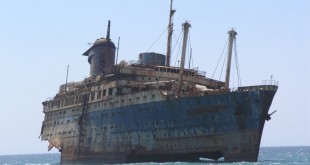 Mira como se ve este barco perdido en el oceano repleto de ratas.